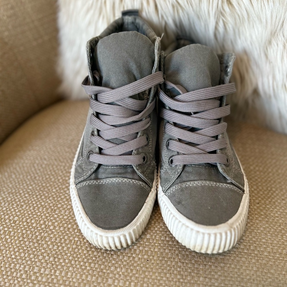 ⭐️SALE⭐️ Blowfish - High Top Sneakers - Picture 1 of 7